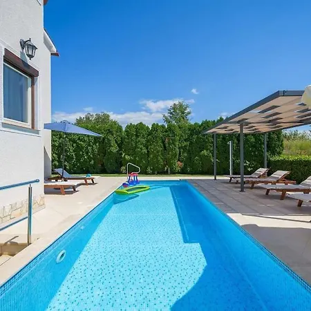 וילה Eufemia By Briskva *