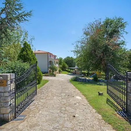 Eufemia Villa