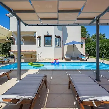 Vila Eufemia By Briskva *