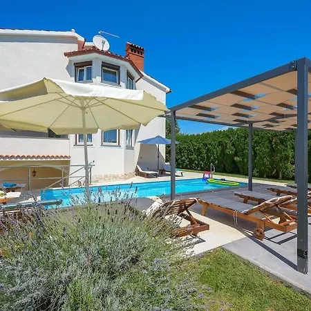 Eufemia Villa