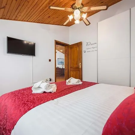 Eufemia By Briskva * Πόρετς