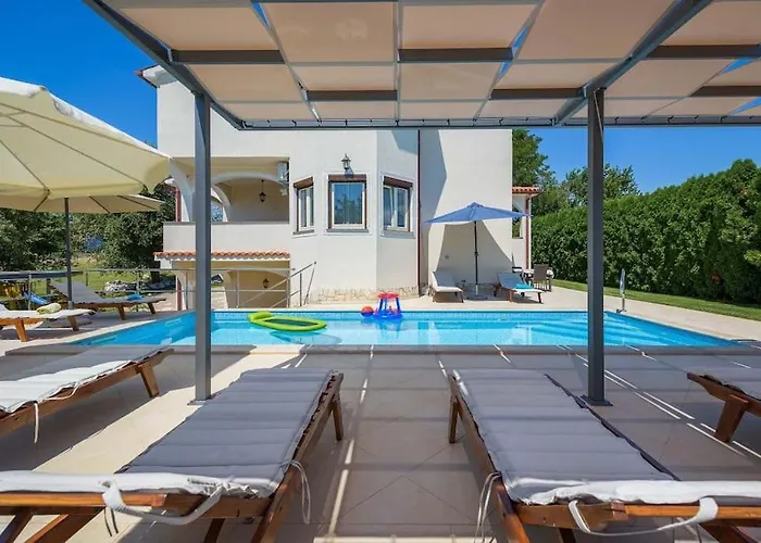 Vila Eufemia By Briskva *